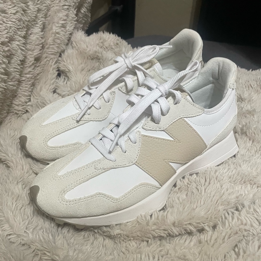 New Balance 327